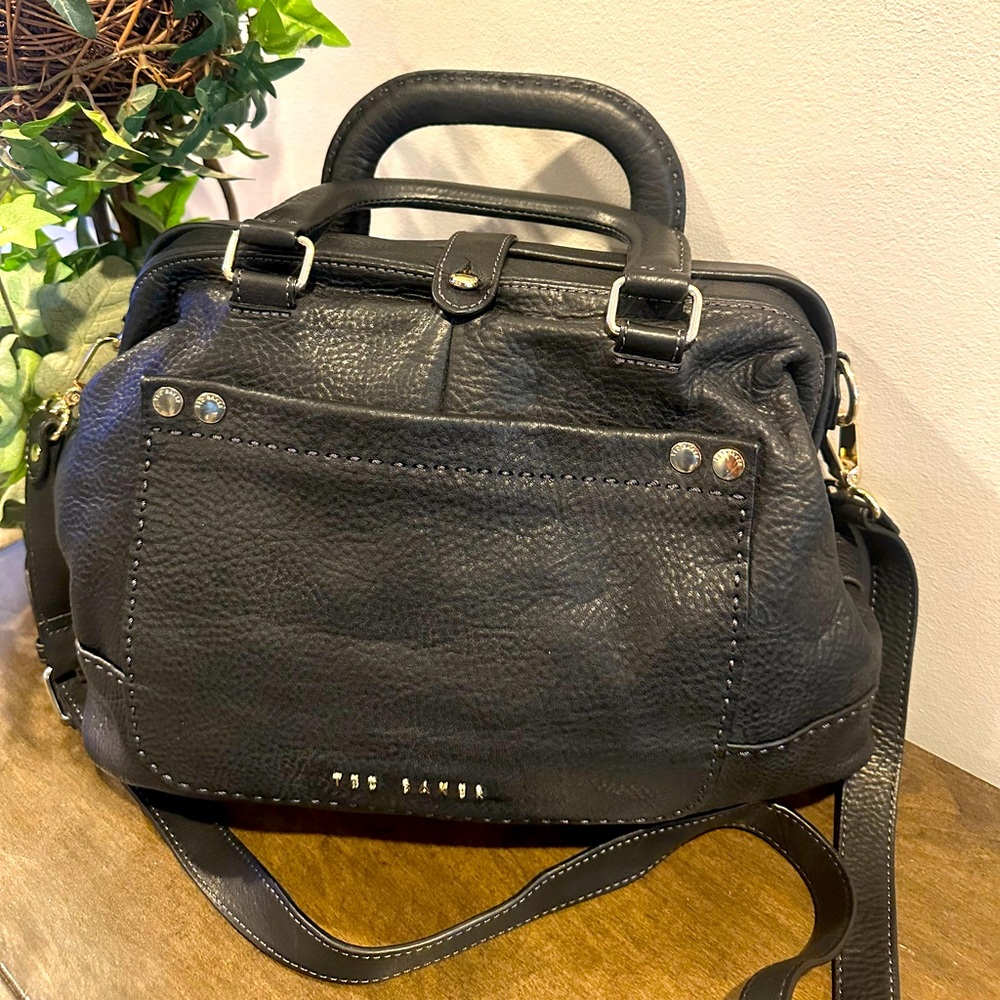 🎀🛍️🌺Ted Baker Black Leather Hand or Shoulder Bag🎀🛍️